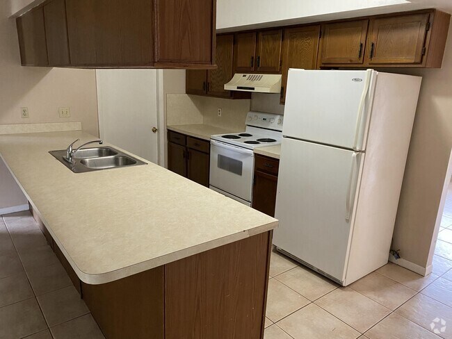 Building Photo - 1626 Hawthorne Pl Rental