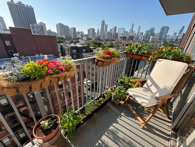 Photo - 1546 N Orleans St Unit 806