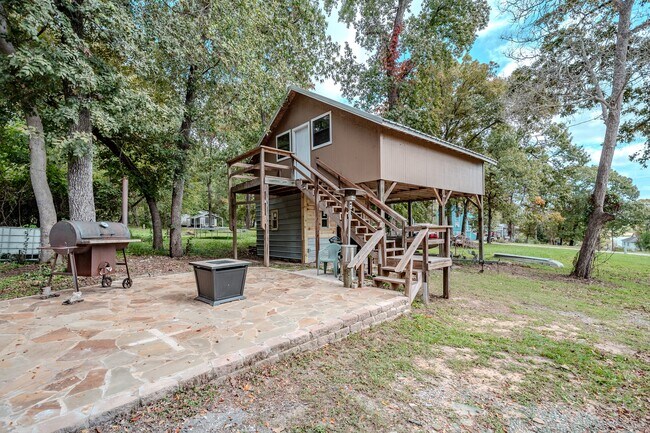 Photo - 521 Northwood Dr