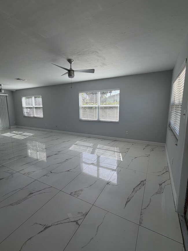 Photo - 10280 Carolina St