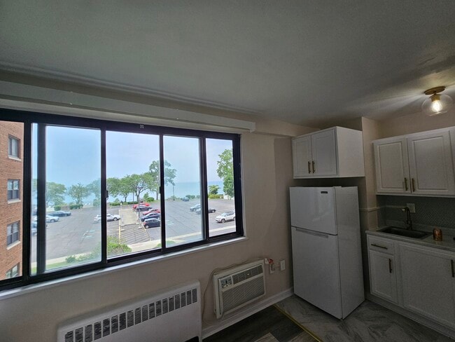 Photo - 11720 Edgewater Dr Unit 311