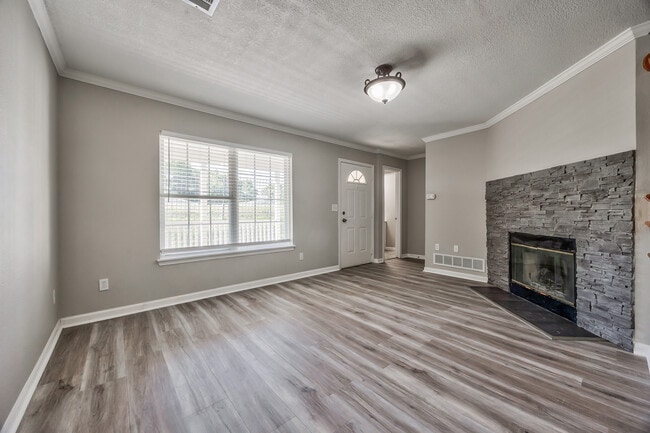 Photo - 1489 E 120th St