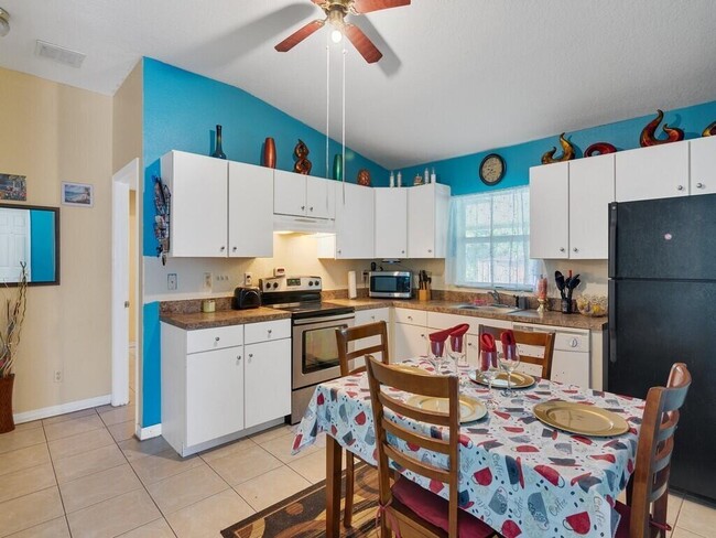 Photo - 7402 Coquina Ave