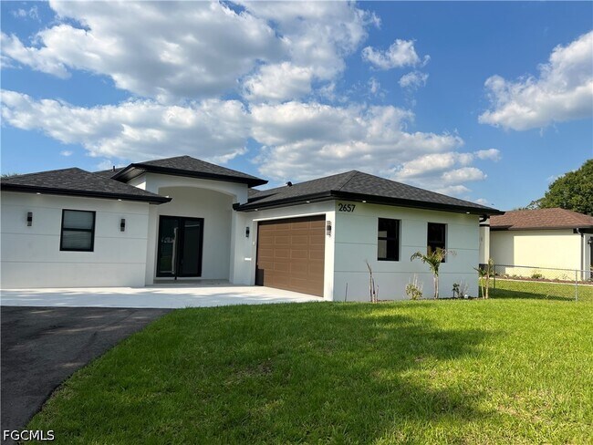 Building Photo - 2657 2nd Ave SE