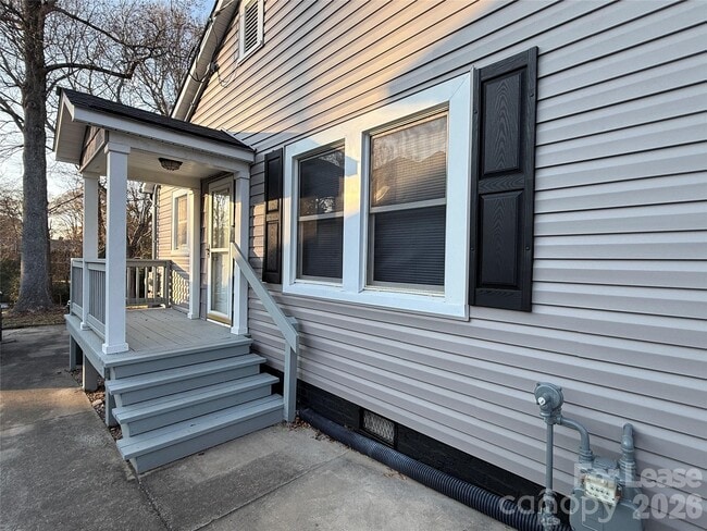 Photo - 225 Hickory Dr