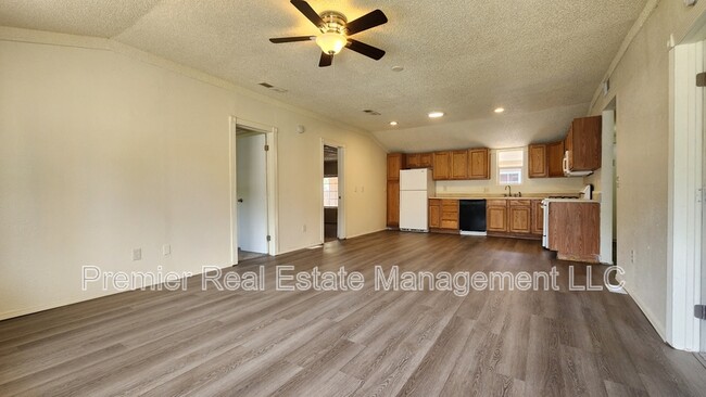 Photo - 941 Longs Peak St