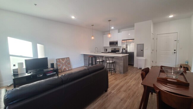 Photo - 111 75th St Unidad 205