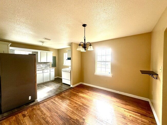 Photo - 606 E Adair St