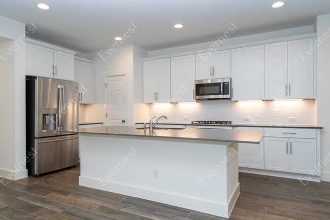 Photo - 2312 Ringstaff Rd