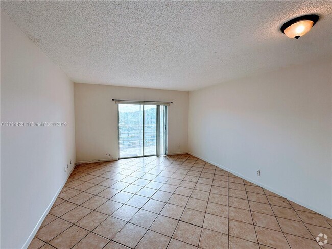 Building Photo - 4364 NW 9th Ave Unit 16-3F Rental