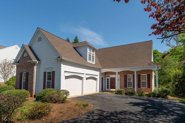Building Photo - 4990 Lake Tree Ln