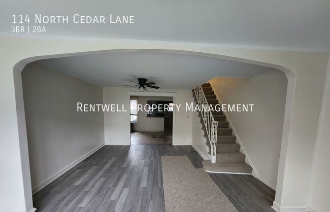 Photo - 114 N Cedar Ln