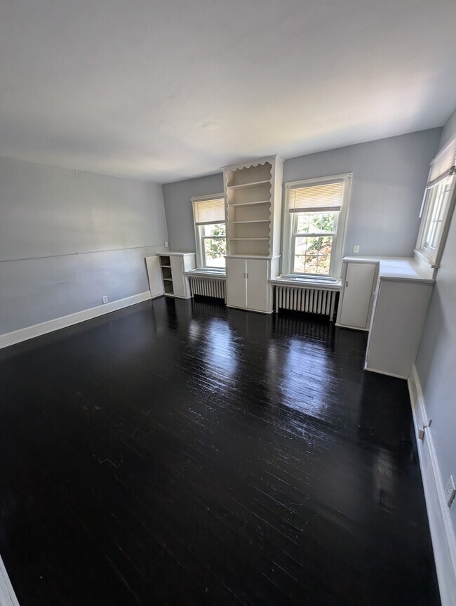 548 Linden St