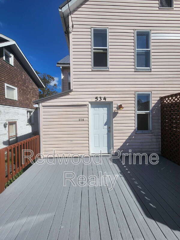 Building Photo - 534 Russell Ave Rental