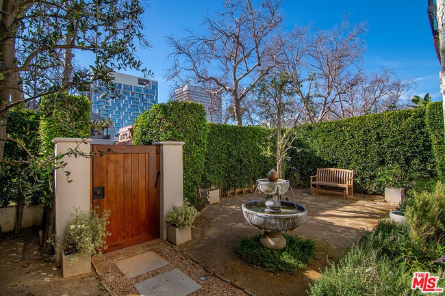 Photo - 6217 W 6th St