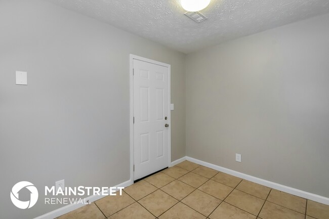 Photo - 2745 Sapphire St