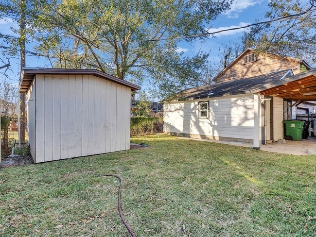 Photo - 2416 Cumberland St