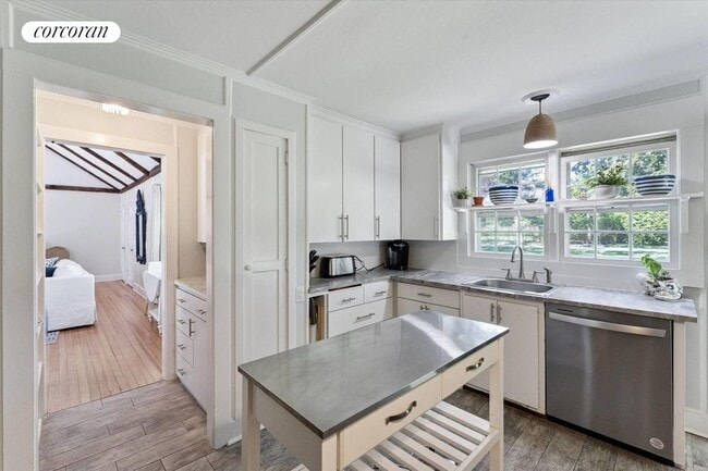 Photo - 35 Sheppard St