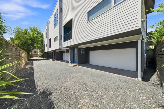 Photo - 1909 Oakdale St