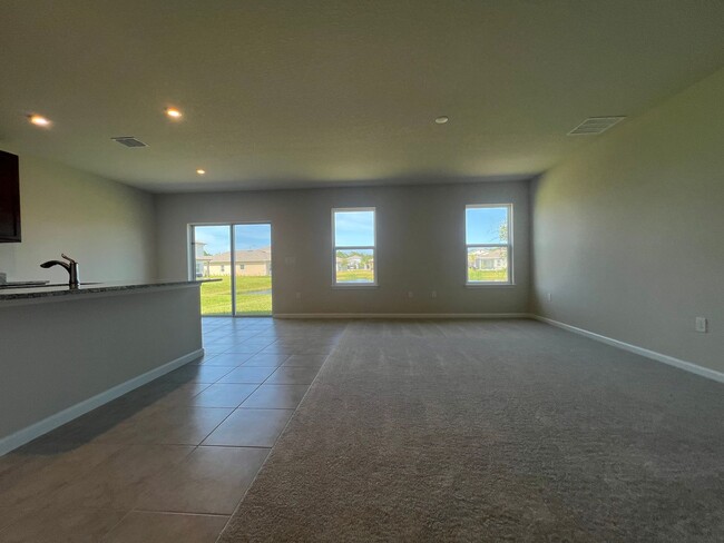 Photo - Beautiful  3 bedroom 2 bathroom House Comi...