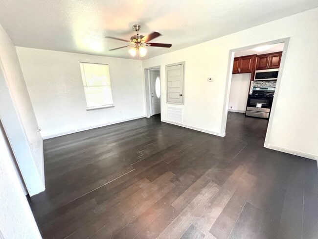 Photo - 1242 Chevy Chase Dr