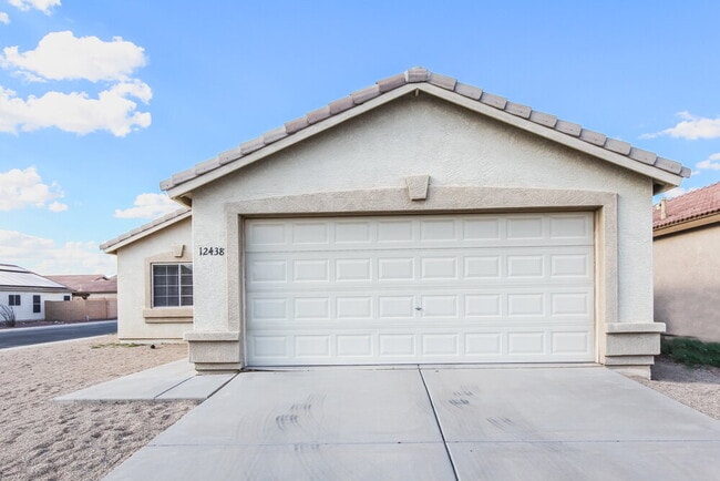 Building Photo - 12438 W Willow Ave