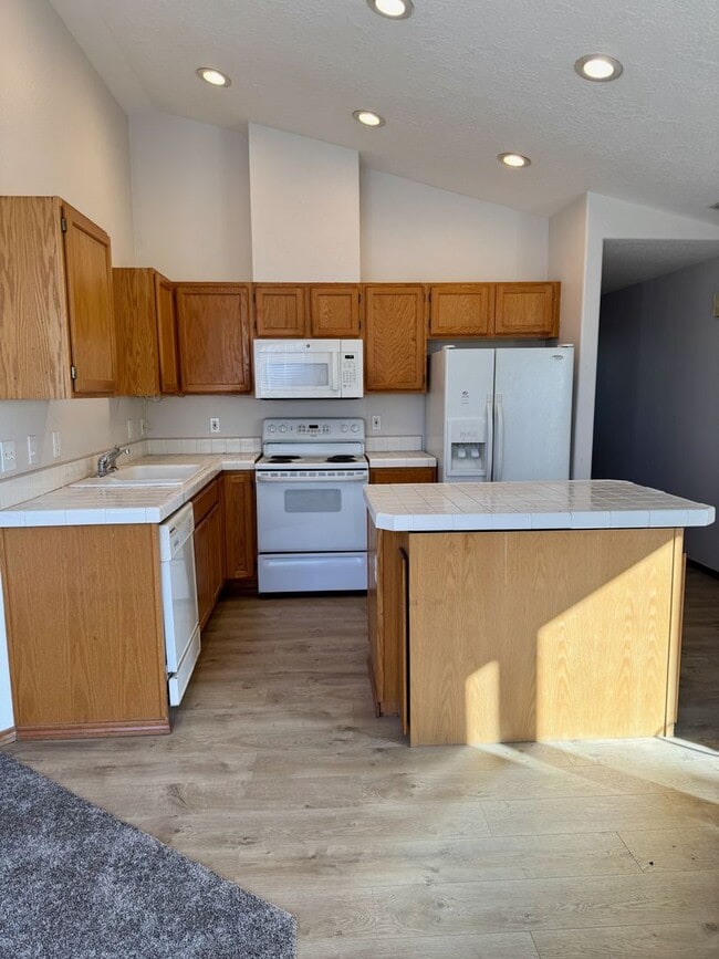 Photo - 4 Bedroom, 2 Bath House on Quiet Cul-de-sac