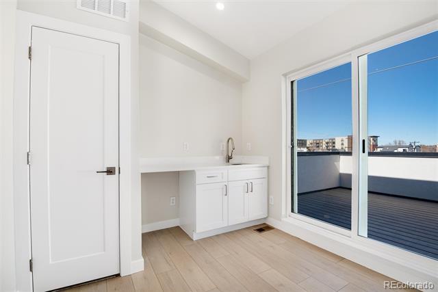 Photo - 1395 Xavier St