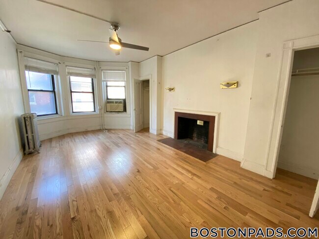 Photo - 91 Westland Ave Unidad 228