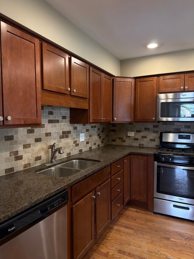 Photo - 29W649 Winchester Cir