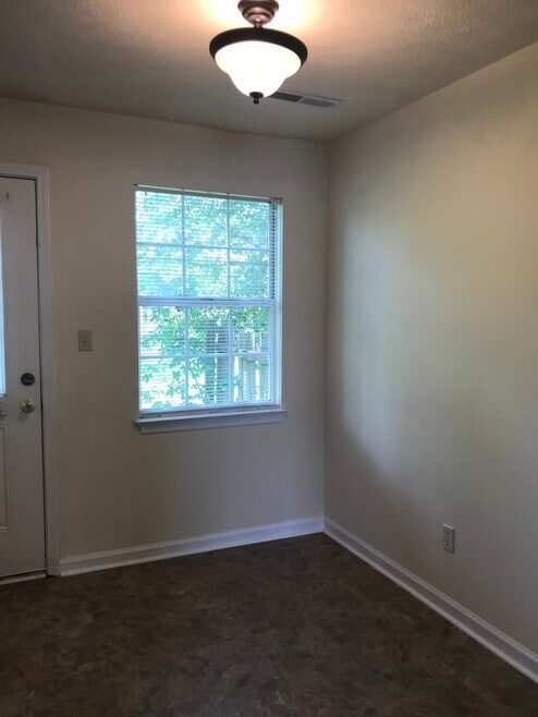 Photo - 1025 Winners Cir