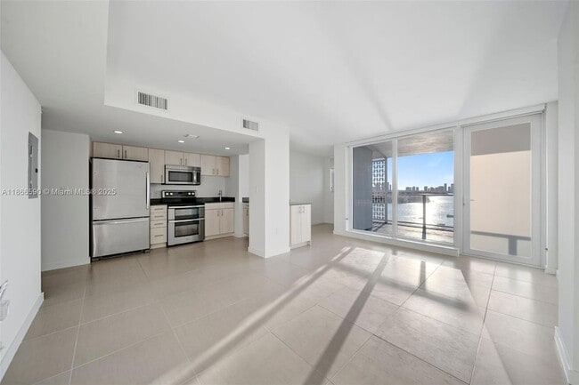 Photo - 910 West Ave Condo Unit 1423