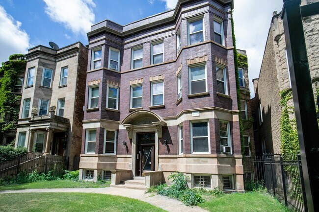 Photo - 6360 S Greenwood Ave Unit 6360 -  2