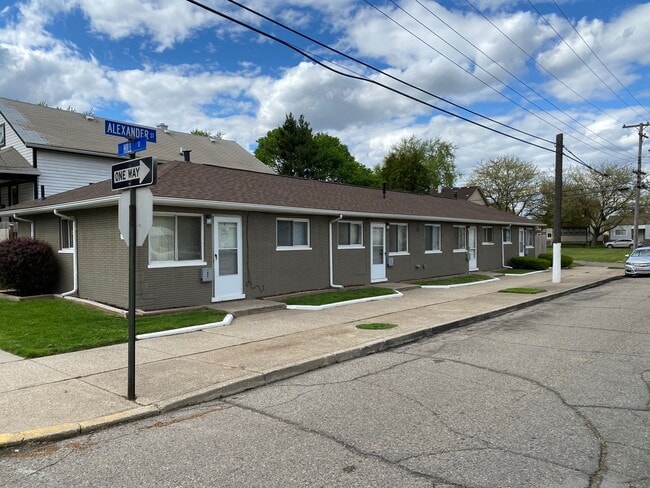 49 Hill St Unit 3