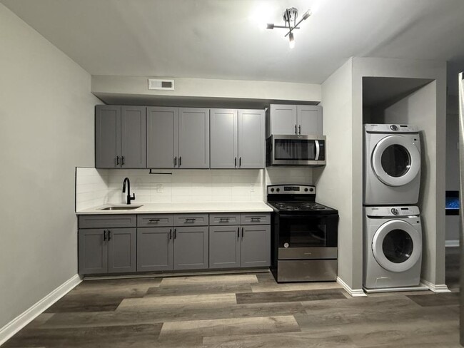 Photo - 5340 Maple Ave