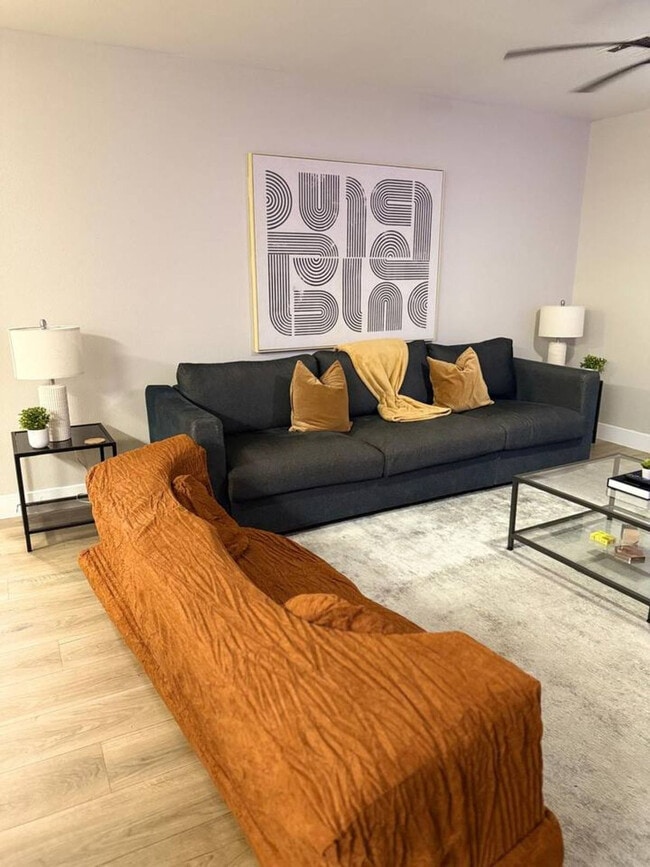 Building Photo - 15164 N 140th Dr Unit ID1369407P