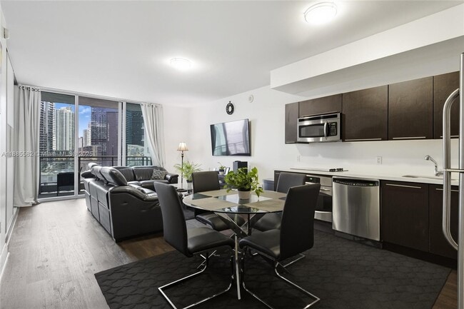 Photo - 90 SW 3rd St Unidad 2214