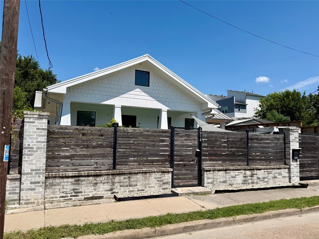 Photo - 1914 Elysian St