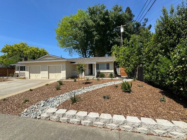 Building Photo - 3 Bed / 1 Bath | Del Dayo Duplex Available 08/10/2026