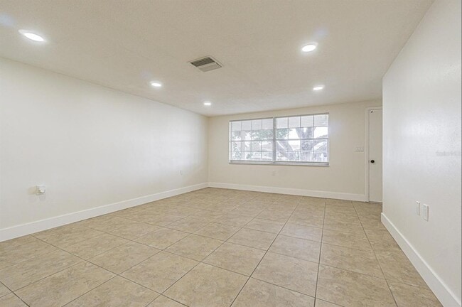 Photo - 5631 Riddle Rd