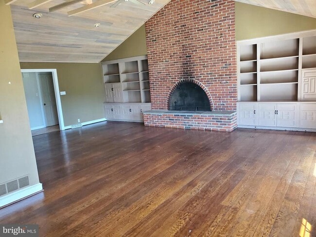 Building Photo - 4 Sorrel Dr