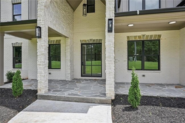 3263 N Bogan Rd NE