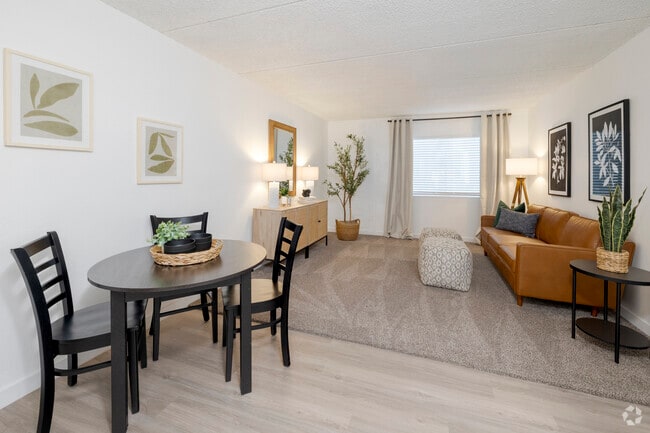 1 habitación, 1 baño - 441 pies cuadrados - Sala de estar y comedor - Emerald Apartments