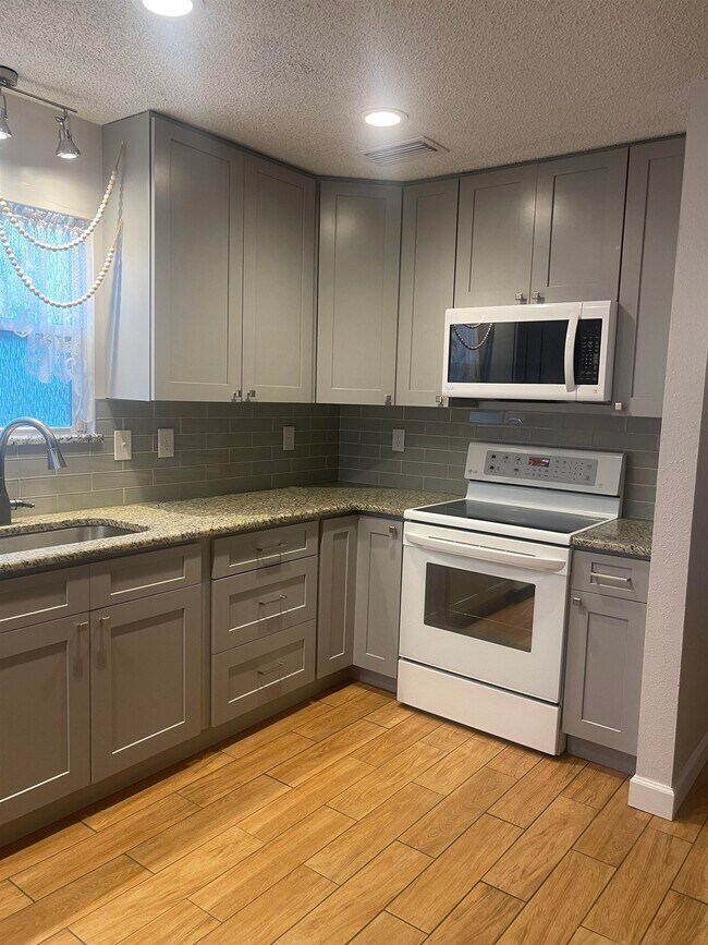 Photo - 2928 Del Rio Dr