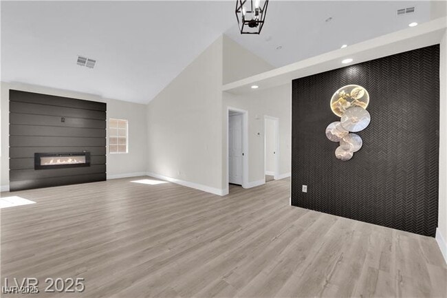 Photo - 632 Hitchen Post Dr