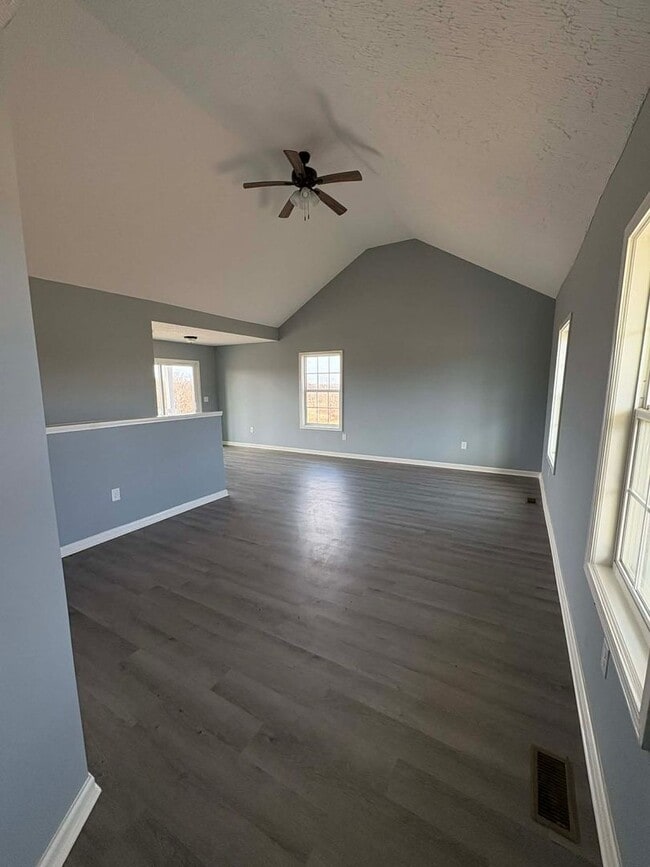 Photo - Country Living Comfort!