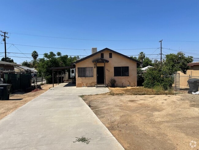 Building Photo - 1 Bed | 1 Bath | 720 Sq Ft | Detached Sing... Rental