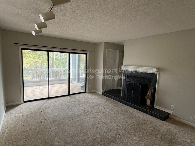 Photo - 700 Bishops Park Dr Unit 202