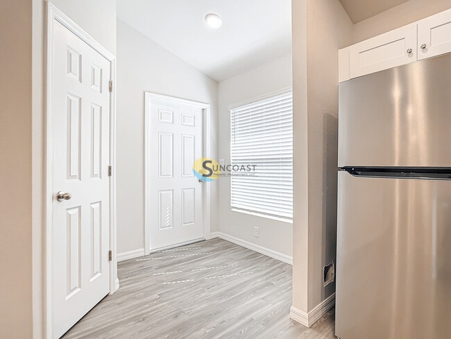 Photo - 17131 Thompson Ave