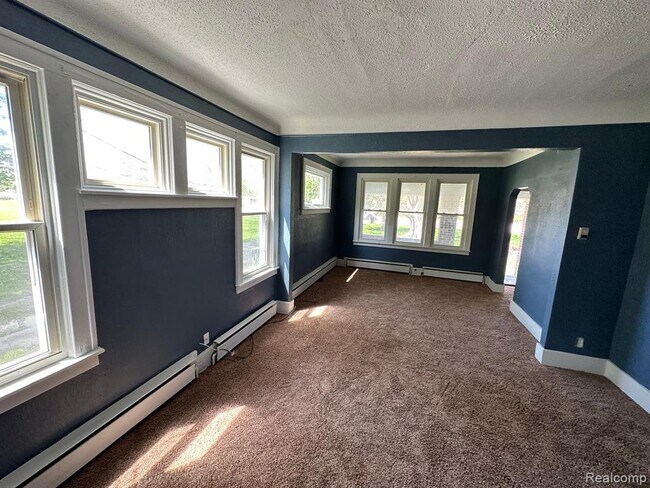 Photo - 47611 Ford Rd